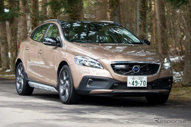 ボルボ・V40クロスカントリーT5 AWD