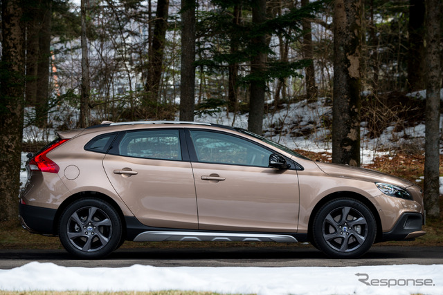 ボルボ・V40クロスカントリーT5 AWD