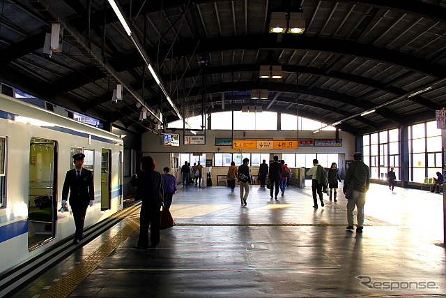 東武大師線大師前駅