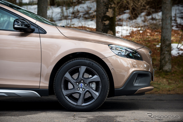 ボルボ・V40 クロスカントリー T5 AWD