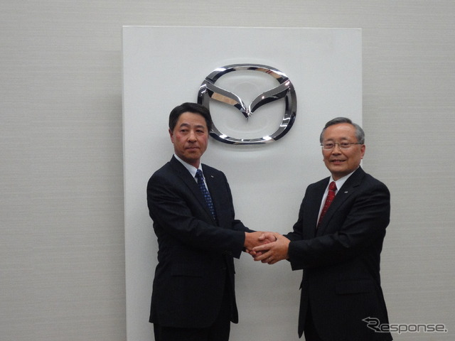 小飼雅道専務（左）と山内孝社長