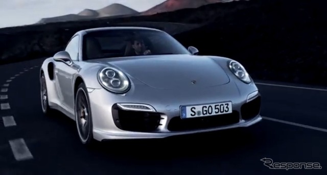新型ポルシェ911ターボS
