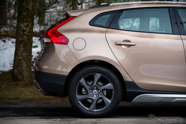 ボルボ・V40 クロスカントリー T5 AWD