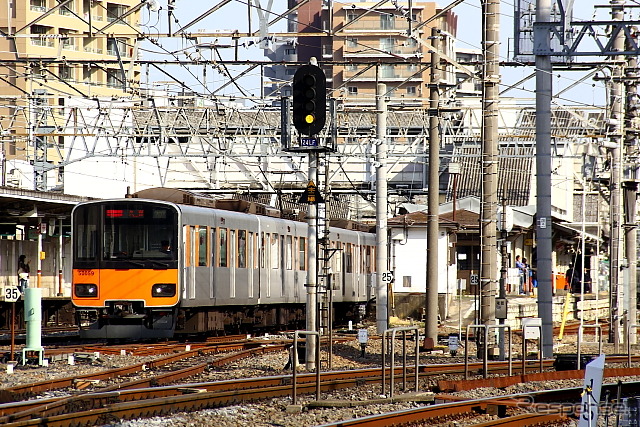 50000系 春日部駅付近