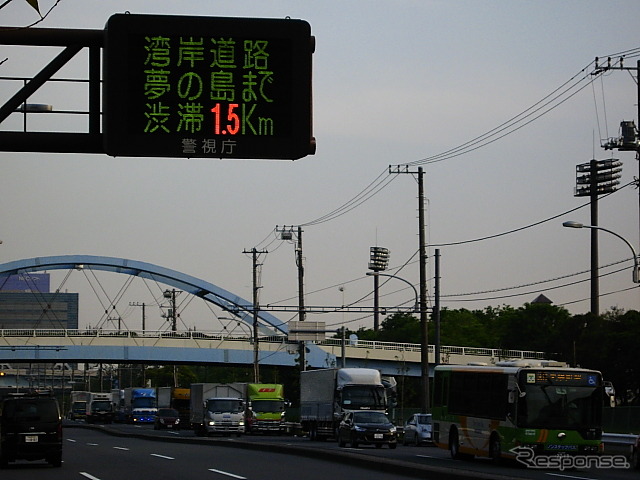 明治通り 17時過ぎ 国道357号の渋滞状況