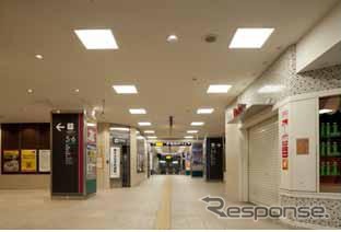 自由が丘駅コンコースのLED照明