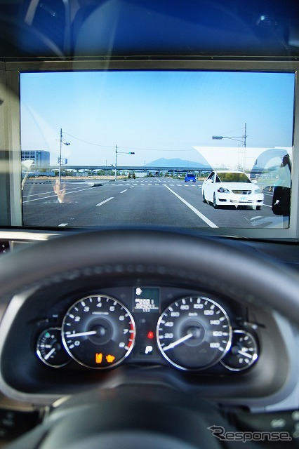 運転席から前方を眺めるとこんな状態。
