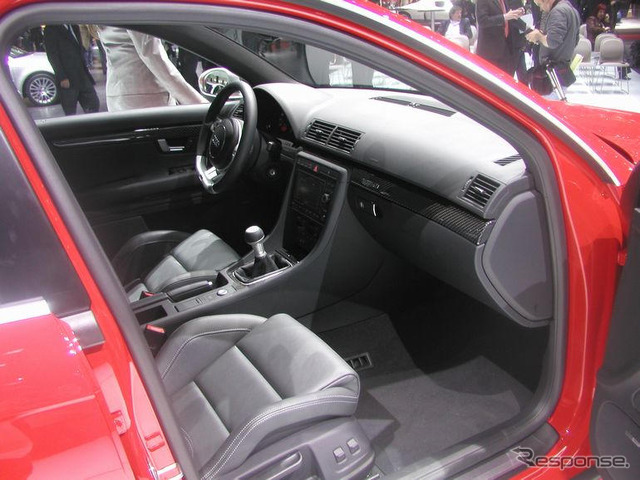 【ジュネーブモーターショー05】アウディ RS4…ダイナミックな走り