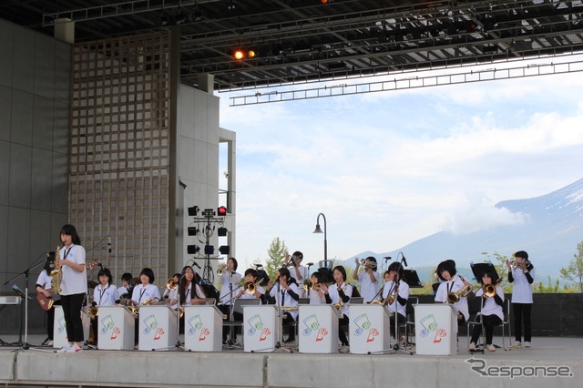 ルノーカングージャンボリー2013開催 地元山中湖中学校のジャズバンドも演奏