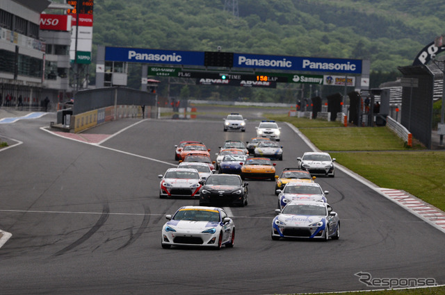 86RACER'S始動　初戦で2位、3位を獲得