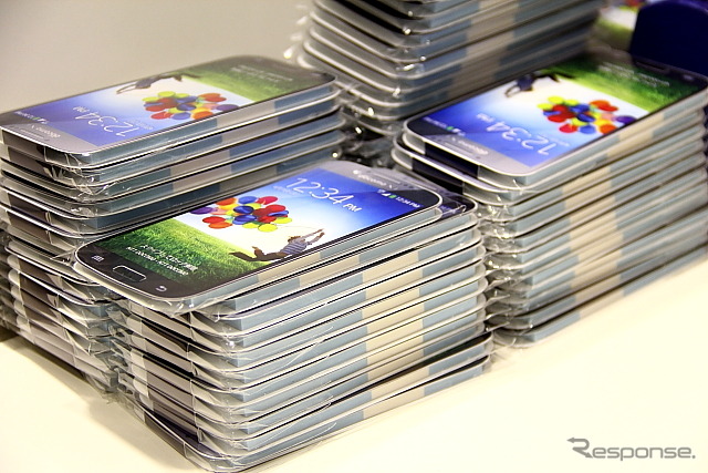 ノジマ六本木店で行われた深夜のdocomo GALAXY S4 SC-04E 発売イベント