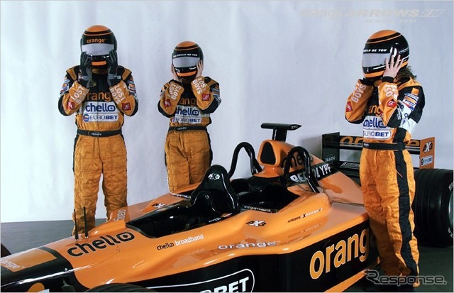 アロウズが2001年シーズン向けに3シーターF1マシンを発表