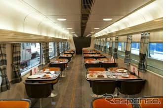 品川駅10周年記念展示に合わせて0系食堂車や300系運転台が公開される。