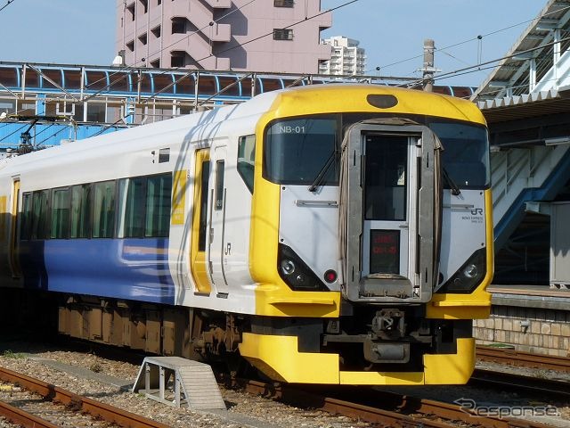 房総半島方面の特急列車はかつて183系で運転されていたが、現在は255系や写真のE257系で運転されている。