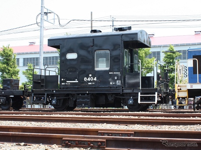 ヨ8000形(ヨ8404):車掌が乗務するための貨車(車掌車)。ヨ8404は5月5日に開催された東京貨物ターミナル駅の一般公開イベントでも展示された。