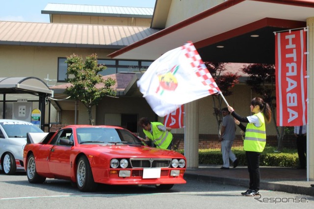 ランチア・ラリー037がツーリングにスタート
