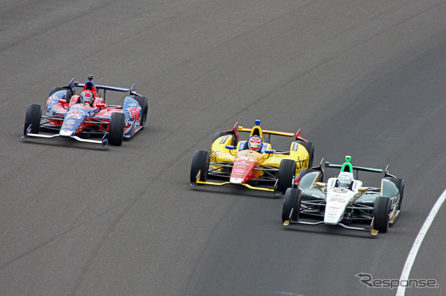左からアンドレッティ（決勝4位）、ムニョス（同2位）、カーペンター（ポール発進から決勝10位）。写真：IndyCar