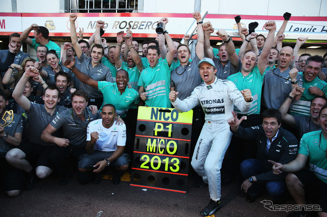 モナコGP優勝のニコ・ロズベルグ（メルセデスAMG、2013年）