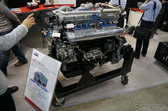 天然ガス向けに専用チューニングを施した、トラック用天然ガスエンジン