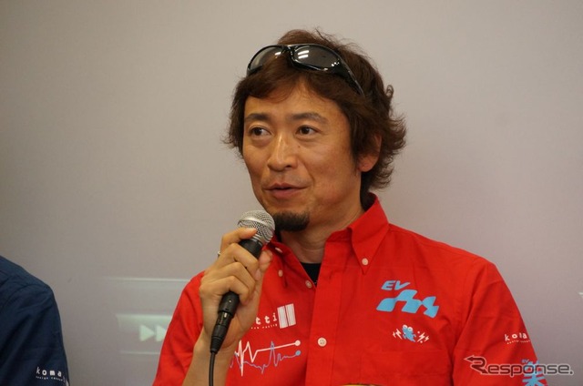 2013年3月に行われたTTレース参戦記者会見での松下ヨシナリ選手