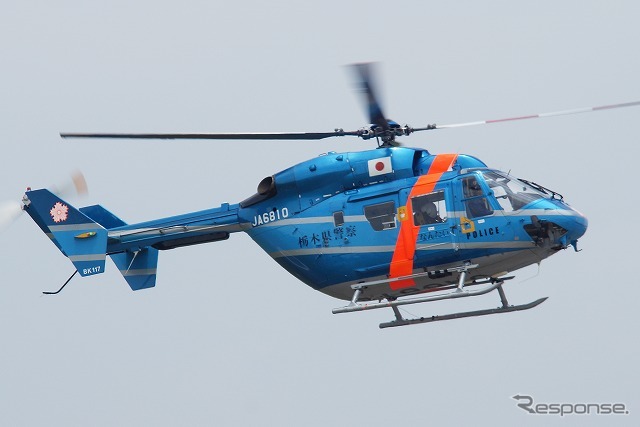 栃木県警のヘリコプターも展示飛行に参加。
