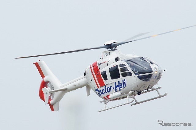 栃木県のドクターヘリも登場。ドクターヘリの航空祭参加は極めて珍しい。