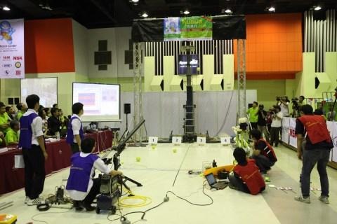タイでロボットコンテスト、三菱電機協賛で開催