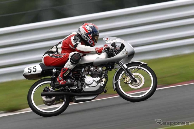 アマチュアライダーによるバイクレース“2013 MCFAJクラブマンロードレース”