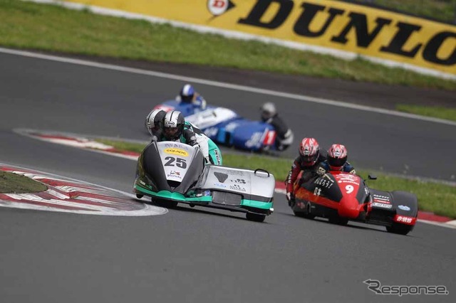 アマチュアライダーによるバイクレース“2013 MCFAJクラブマンロードレース”