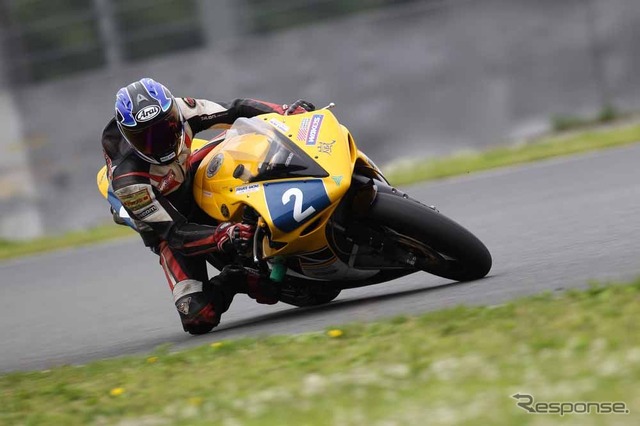 アマチュアライダーによるバイクレース“2013 MCFAJクラブマンロードレース”