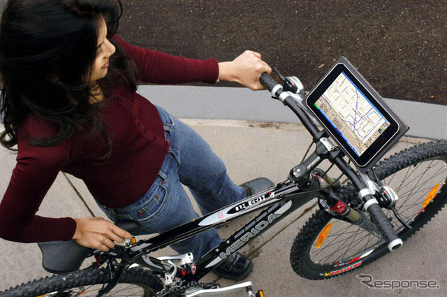 DVDの次はコンピューター? …車内に進出
