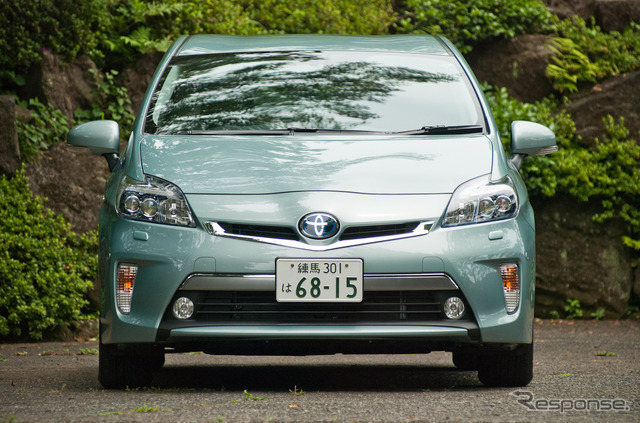 トヨタ・プリウスPHV