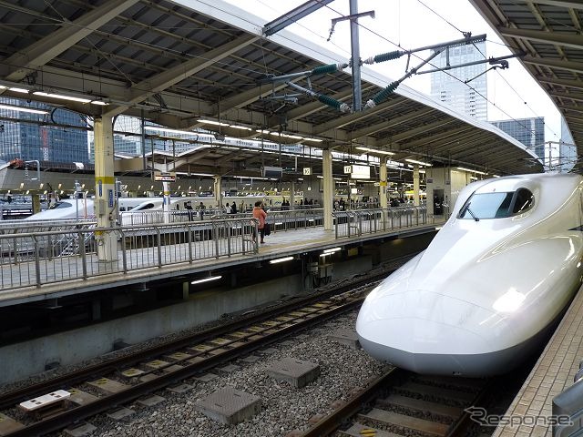 東京駅の東海道新幹線ホーム。5月1～28日の「のぞみ」利用人数は前年に比べ4％の増加となった。