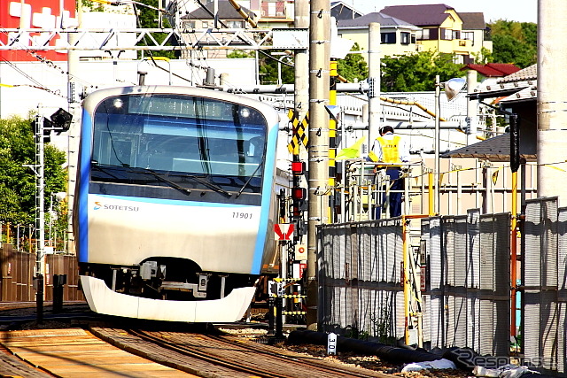10000系に続き投入された相鉄11000系。