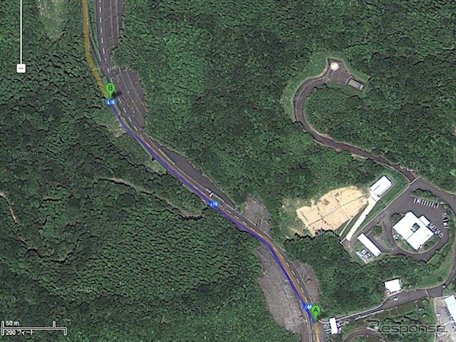 内之浦宇宙観測所と国道448号線を拡大した現地の航空写真(Google マップ)。Bのポイントが観測所入口近辺から300m。本当に目と鼻の先。