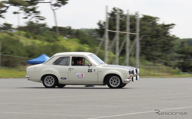 従野氏がデモラン中のフォード・エスコートRS/1600Mk1