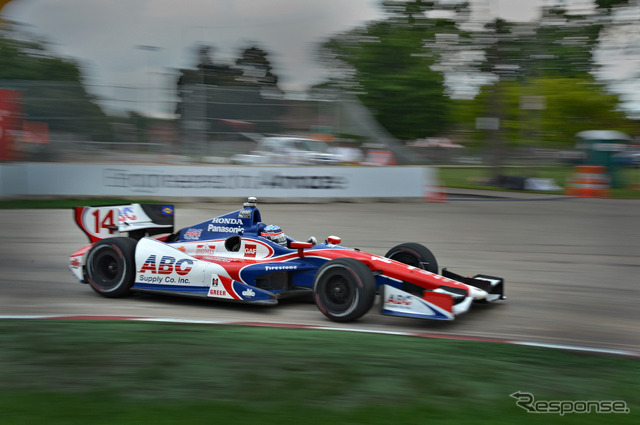佐藤琢磨は年間王座争いで6位に後退。トップとは31点差だ。写真:IndyCar