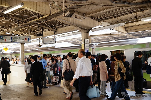 京浜東北線も一部区間が運休。山手線は増便対応したが、普段よりも混雑していた。