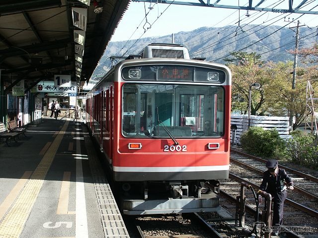 1989年から導入されている2000系「サンモリッツ号」。箱根登山鉄道が新型車両を導入するのは25年ぶりになる。