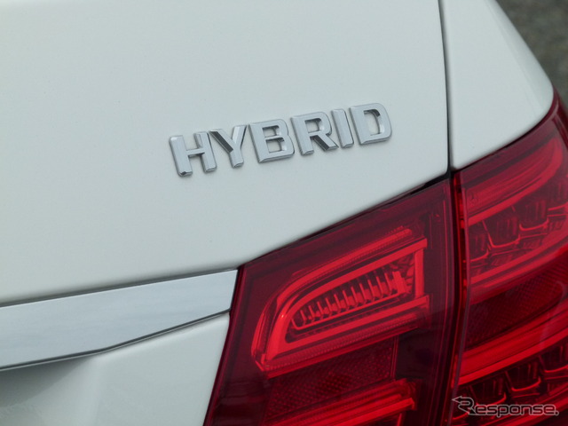 メルセデス・ベンツ E400 HYBRID AVANGARDE
