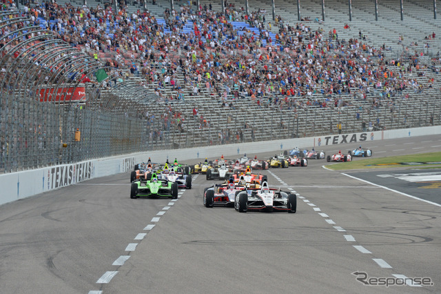 今季シリーズで2度目のオーバル戦となった第8戦テキサス。写真：IndyCar