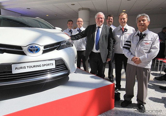 英国工場で生産が開始されたトヨタ オーリス ツーリング スポーツ