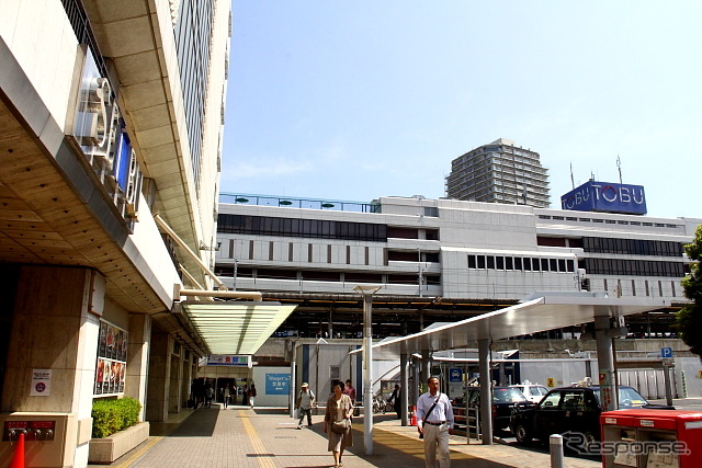 北口に東武　南口に西武がある船橋駅