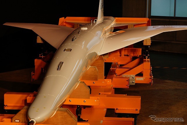 宇宙航空研究開発機構(JAXA)が超音速機のソニックブーム低減実験「D-SENDプロジェクト」で使用する試験用の機体、S3CM(S-cube Concept Mogel)