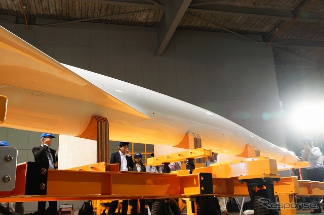 宇宙航空研究開発機構(JAXA)が超音速機のソニックブーム低減実験「D-SENDプロジェクト」で使用する試験用の機体、S3CM(S-cube Concept Mogel)