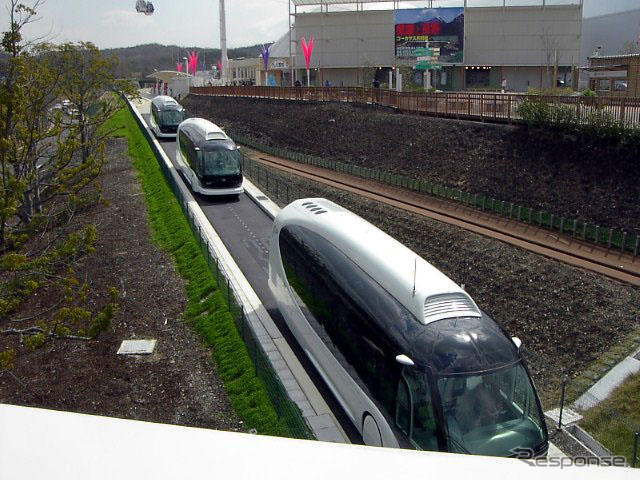 【愛・地球博】トヨタIMTSが隊列で発進