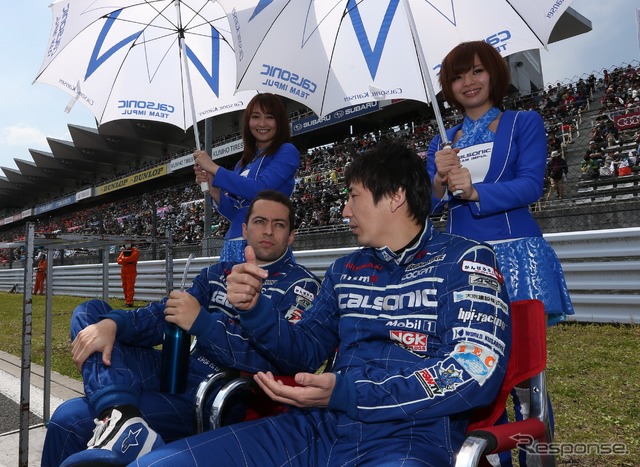 GT500クラスのポールを獲得したオリベイラ&松田次生。写真:NISSAN(第2戦にて)