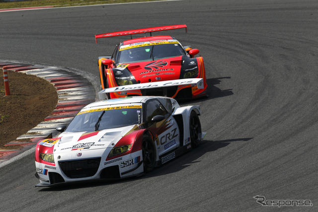 2台のホンダCR-Z GTが、セパンでGT300クラス予選1-2を達成した。写真:Honda(第2戦にて)