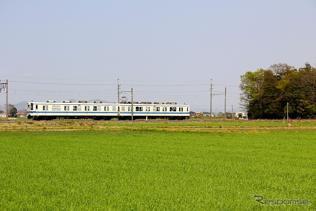 東武小泉線 8000系