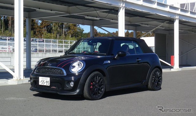 MINI コンバーチブル JCW(ジョン・クーパー・ワークス)